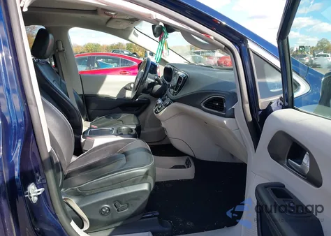 2019 Chrysler Pacifica Limited from USA, damaged, VIN 2C4RC1GG3KR652904